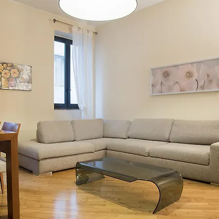 Apartment Easyhomes - San Babila Corridoni Milan