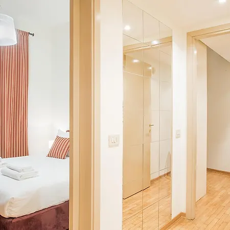 Easyhomes - San Babila Corridoni Appartement